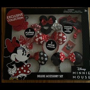 Minnie Mouse Deluxe Accessory Set